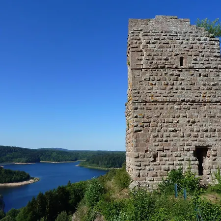 - Avec Etang Deneuvre